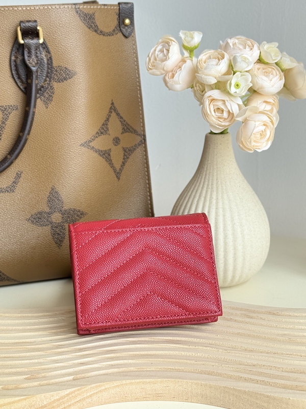 イヴサンローラン財布背面デザイン